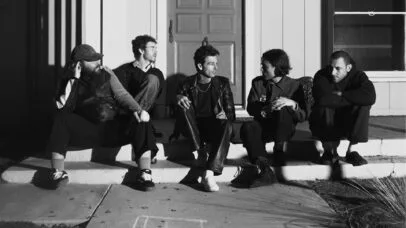 ‘Lolla não é juiz’, diz diretor sobre escalação do The Neighbourhood, com músico acusado de assédio