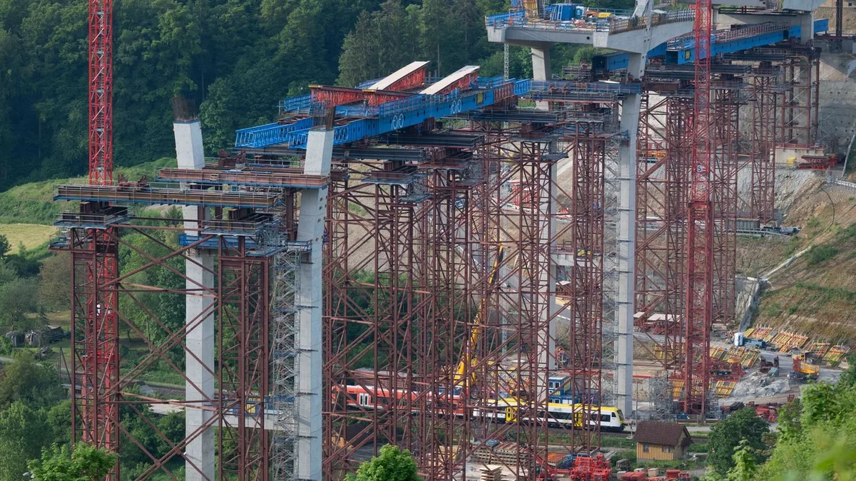 Drei Arbeiter starben: Tödlicher Unfall – Prozess gegen Kranführer beginnt