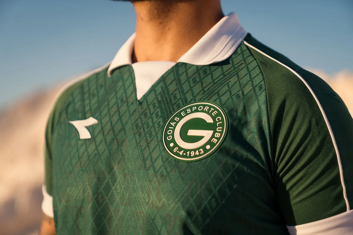 Goiás lança nova camisa inspirada no primeiro título goiano do clube; veja