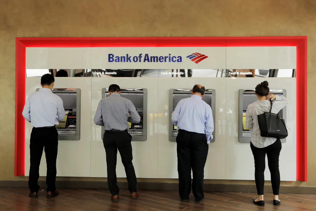 ¿Puede una persona indocumentada tener una cuenta bancaria en Estados Unidos? Qué pasa con sus ahorros y su acceso al crédito