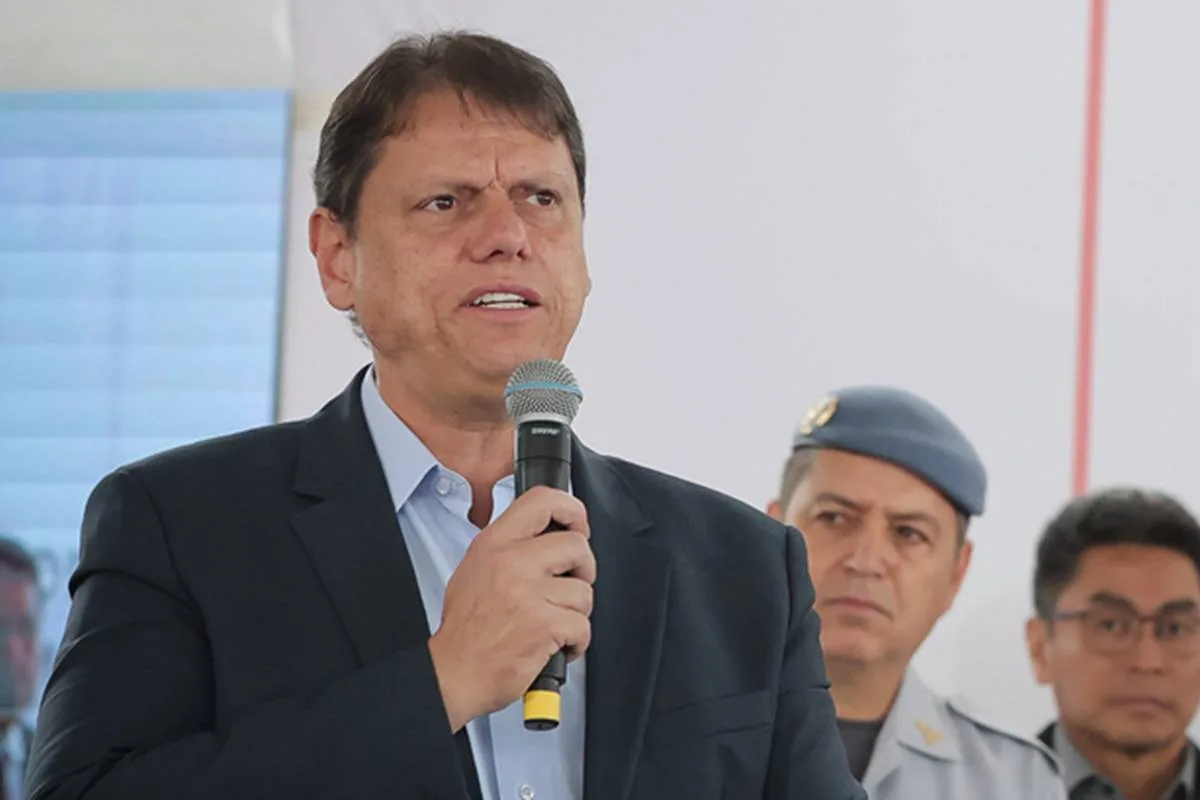 Tarcísio diz que "não vai tolerar" desvios nas instituições de polícia
