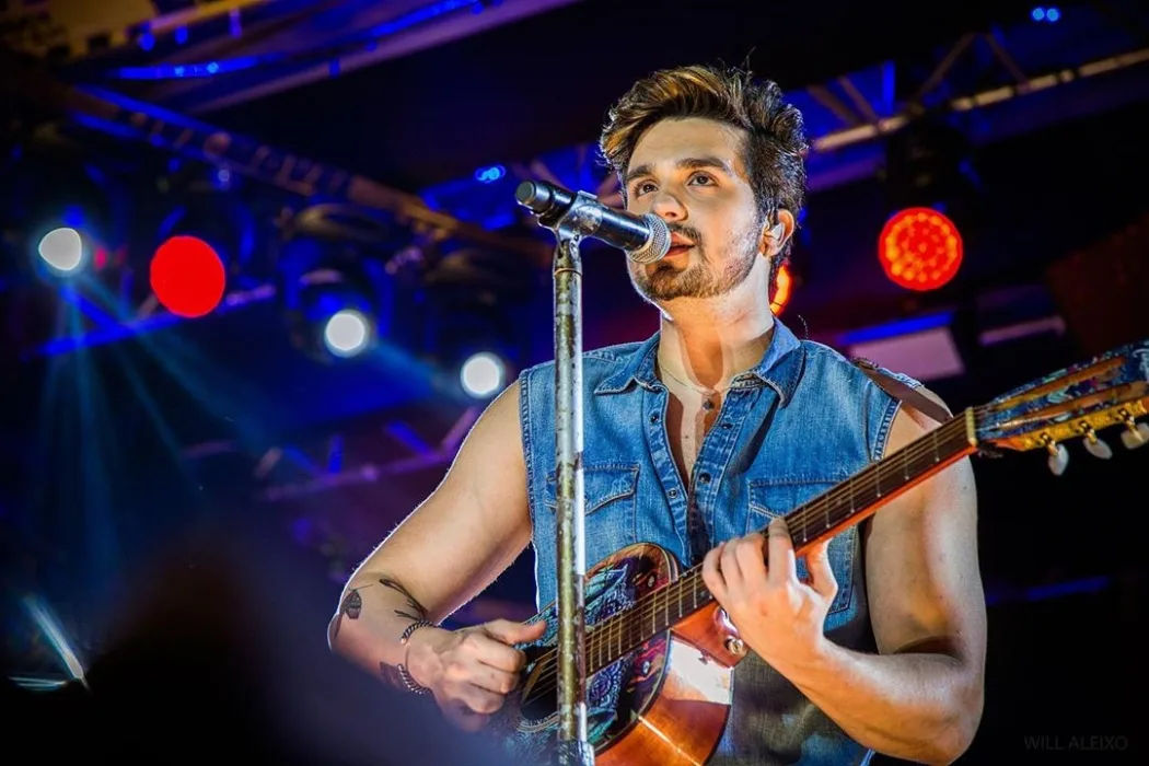 “Contando os dias para viver esse momento com vocês”, diz Luan Santana antes de show no ES