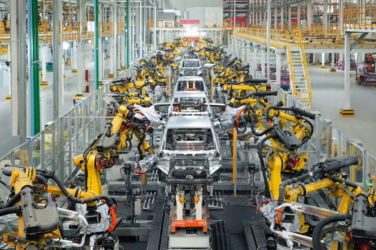 3 nouveaux modèles par jour : la cadence folle de la Chine menace la qualité des batteries