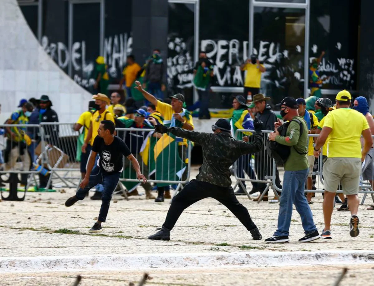 Não podemos dormir: democracia exige mobilização diante do avanço da extrema direita