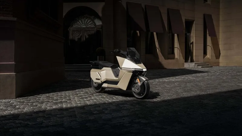Scooters et motos high tech: quand l'IA prend le guidon pour renforcer la sécurité des trajets et préparer des deux roues autonomes