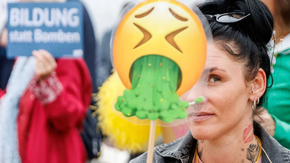 Vor dem Landtag: Eltern demonstrieren gegen das neue Kita-Finanzierungsgesetz