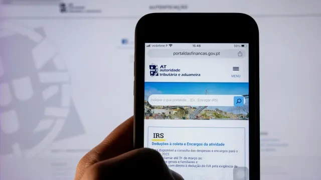 "Sem custos". Fisco revela as certidões que pode obter online