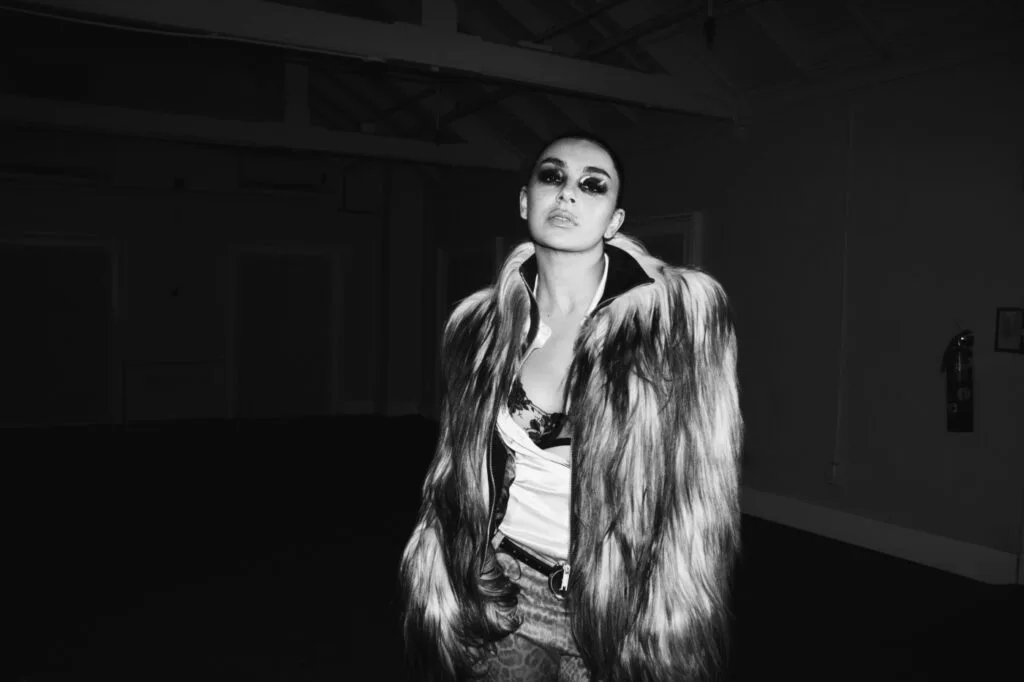 Com Charli XCX, Travis Scott e mais, Lollapalooza Brasil revela line-up completo da próxima edição