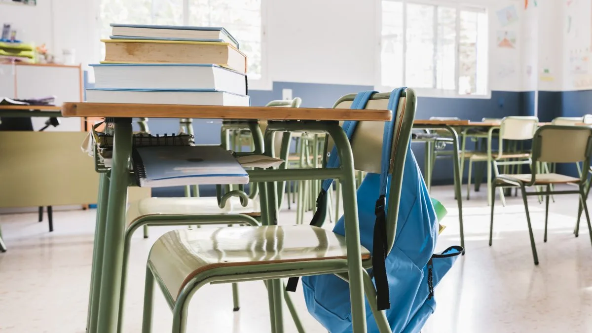 Procon investiga escola bilíngue denunciada por afastar estudante de 12 anos com necessidades de suporte educacional em Florianópolis