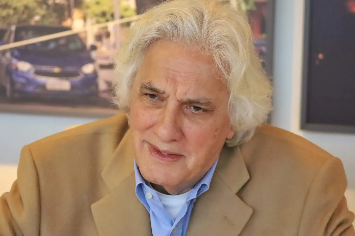 Grisalho, candidato explica por que não abre mão da cabeleira