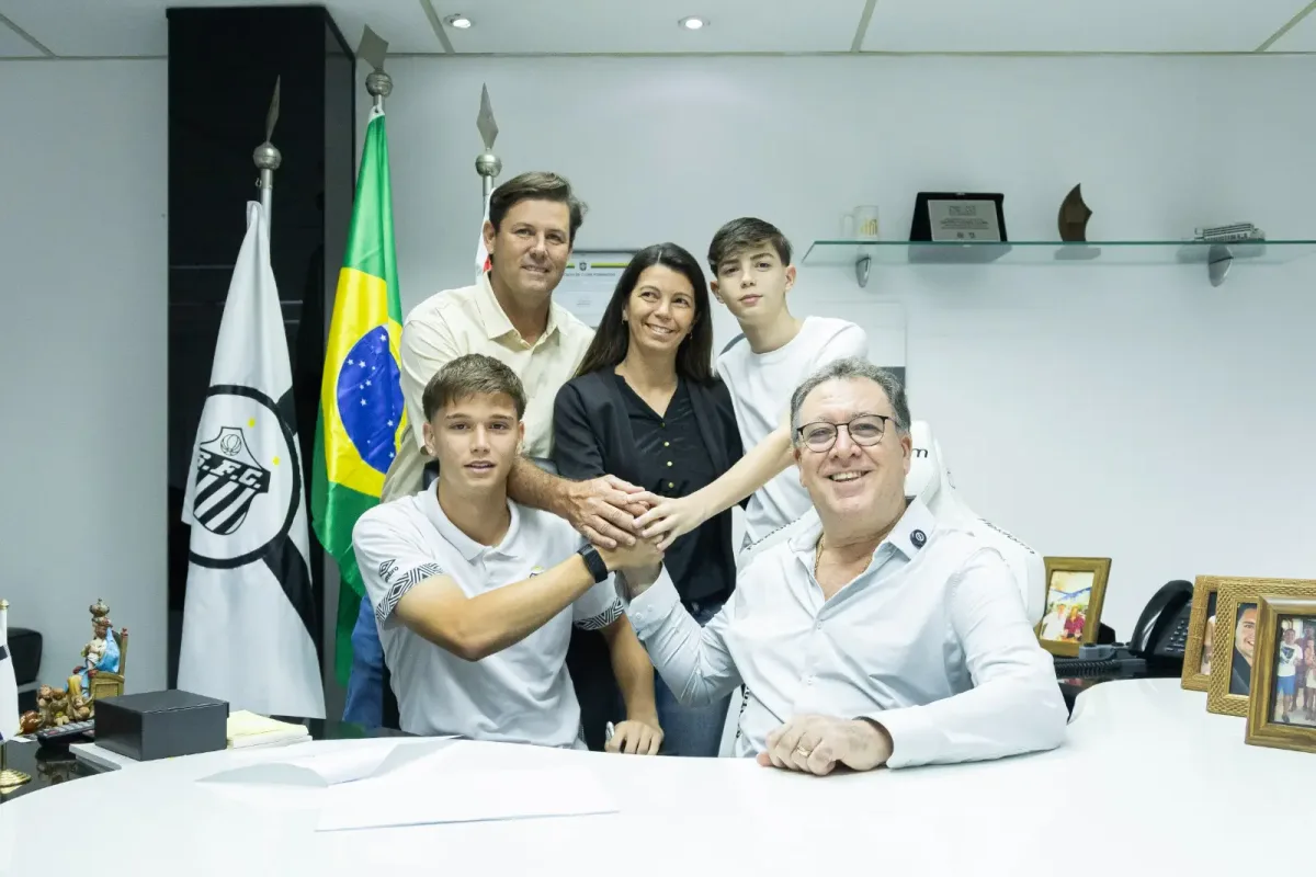 Santos renova com o Menino da Vila Vinicius Fabri até 2031