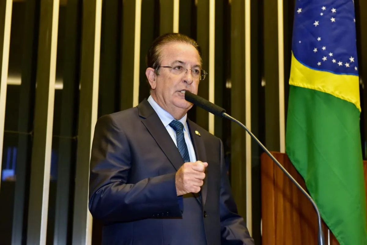 Deputado do PL comemora fim da escala 6x1: "Vitória de quem trabalha"