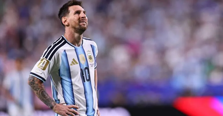 "Obrigado, Deus, por ser argentino." Messi deixa a seleção