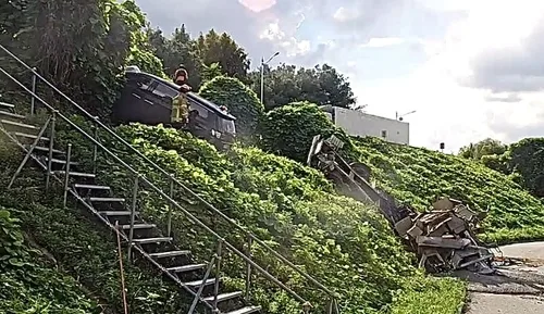 용인서 레미콘 8ｍ 비탈면 아래로 추락…운전자 1명 경상