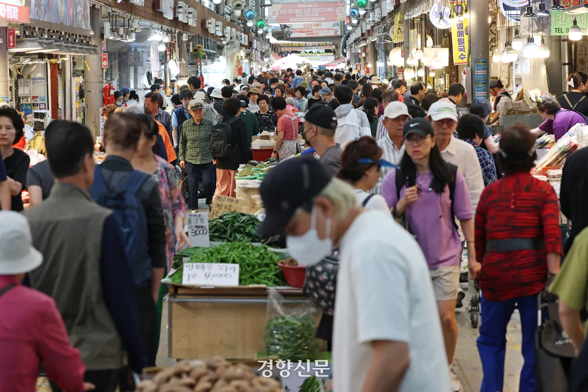 오늘까지 전통시장 2만원 환급·농할상품권 20% 할인···월말까지 농축산물 20% 할인