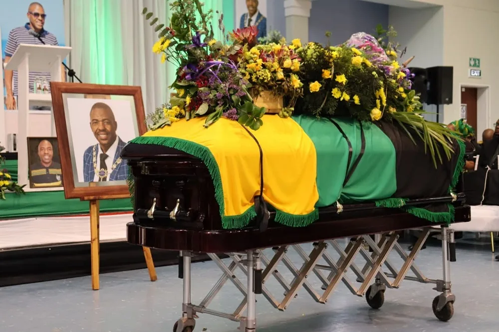Hundreds mourn former Knysna mayor Aubrey Tsengwa at funeral service