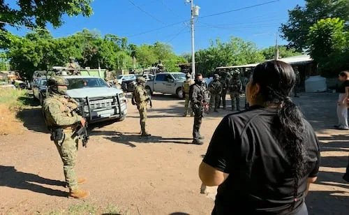 Caen primas y tíos de "Carlitos Rugrats", vinculado a la "Mayiza" y requerido por EU; les aseguran armas, drogas y vehículos