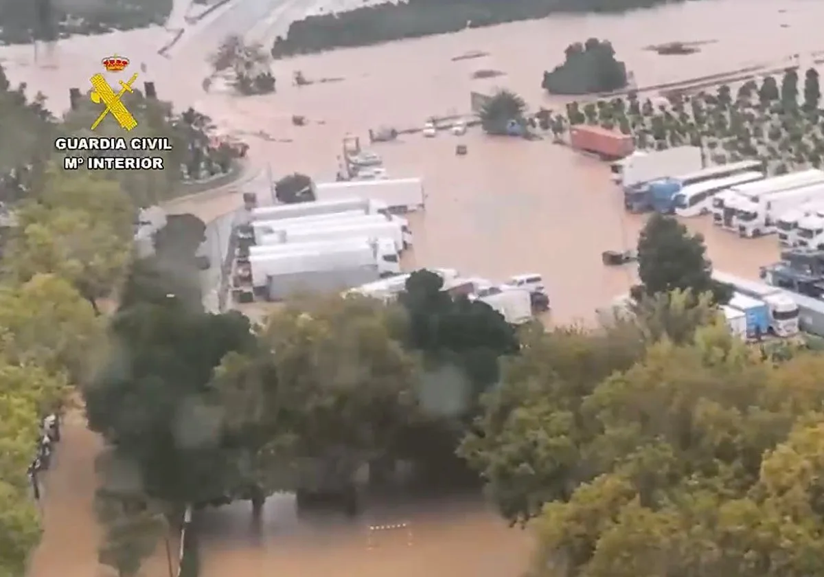 La Guardia Civil capta desde el aire las inundaciones en Oliva tras la dana Adam