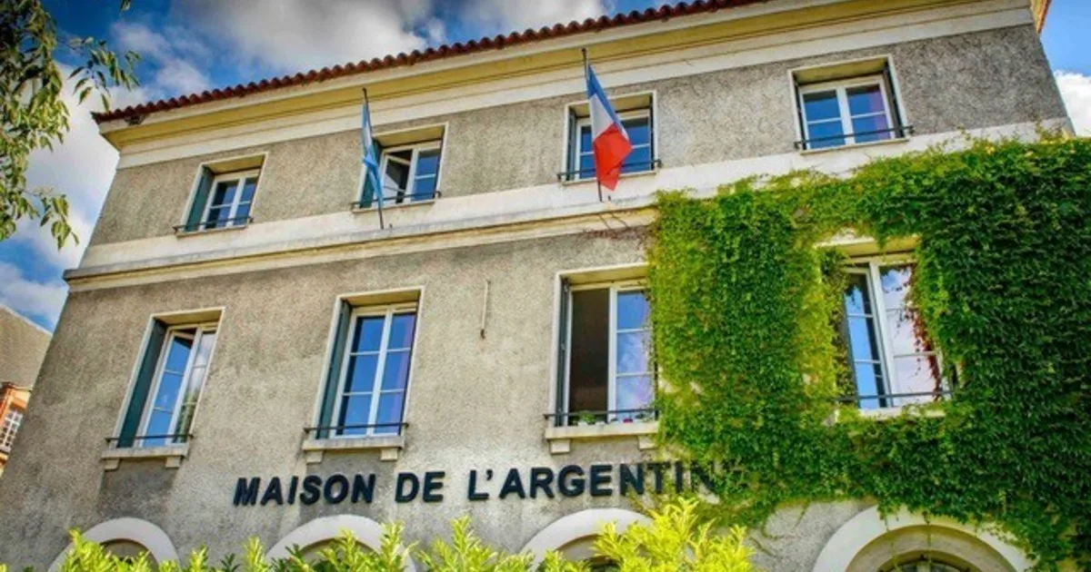 Renunció el director de la Casa Argentina en París, acorralado por las denuncias en su contra