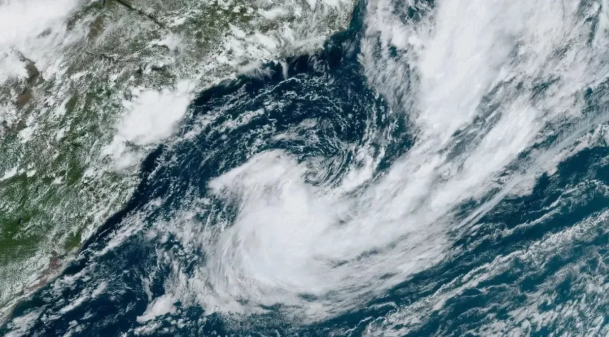 Ciclone extratropical deve atingir o Brasil entre segunda e terça