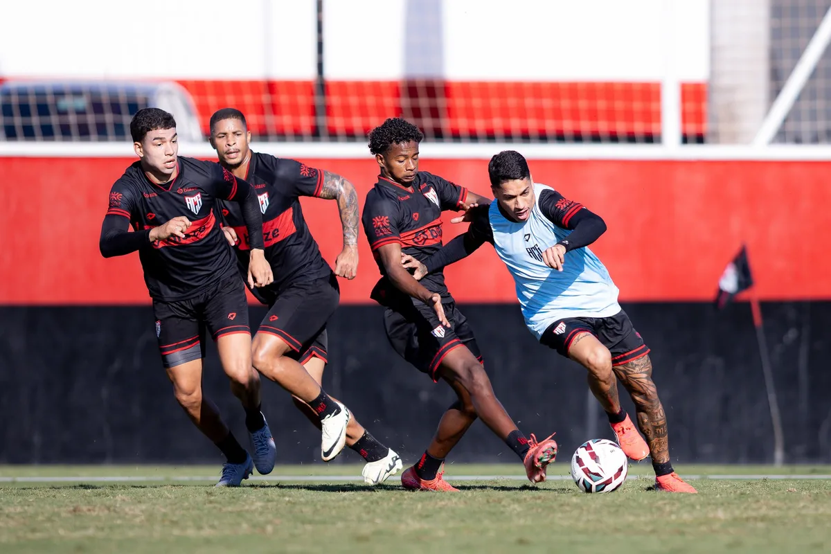Sem vencer há três rodadas, Atlético-GO busca nova reação pelo G-6