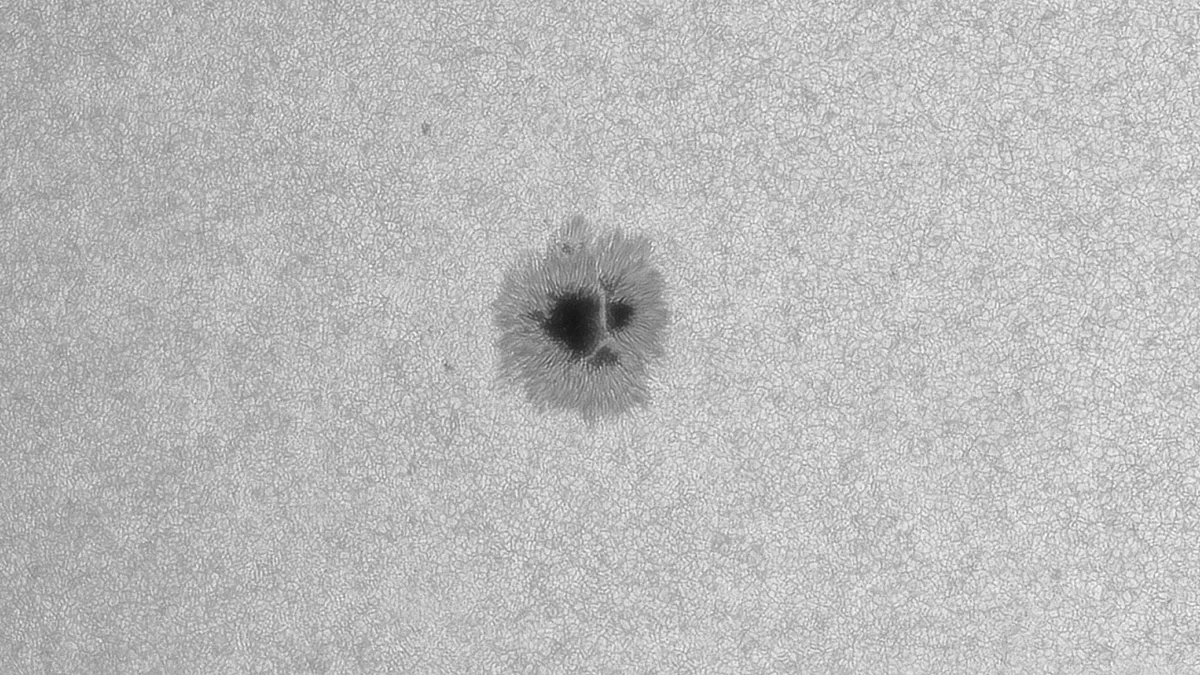 Sonne aktuell: Rückblick und Prognose: Neue, aber kleine Flecken