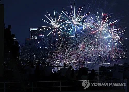 이통3사, AI·5G 총동원해 불꽃축제 통신망 지킨다