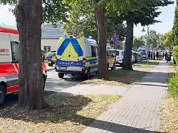 Alarm in Gosen-Neu Zittau: Zwei Tote bei Beziehungstat an Schule bei Berlin - Täter festgenommen