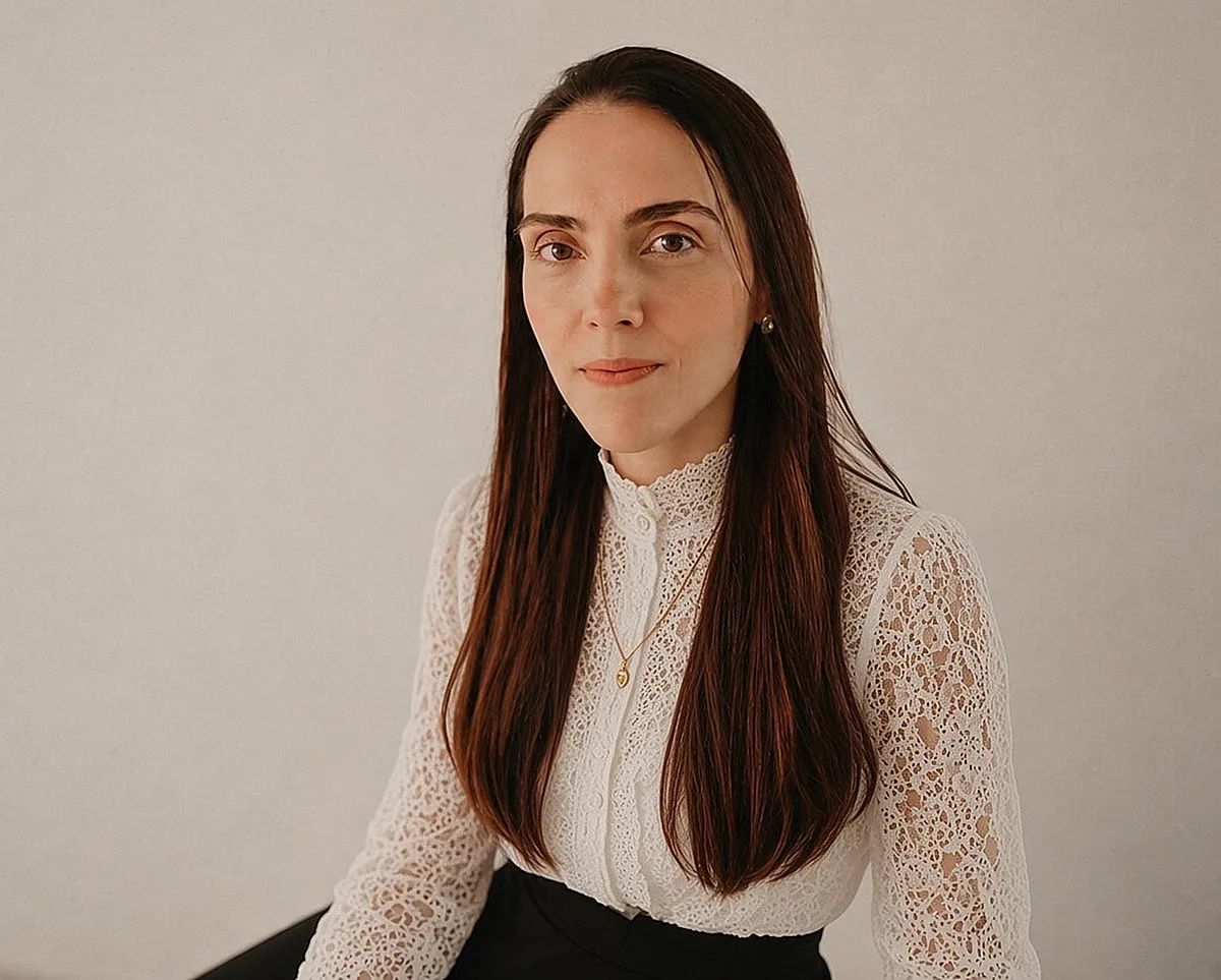 Brasileira descobre ser descendente de bibliotecário de D. João VI e transforma história familiar em livro