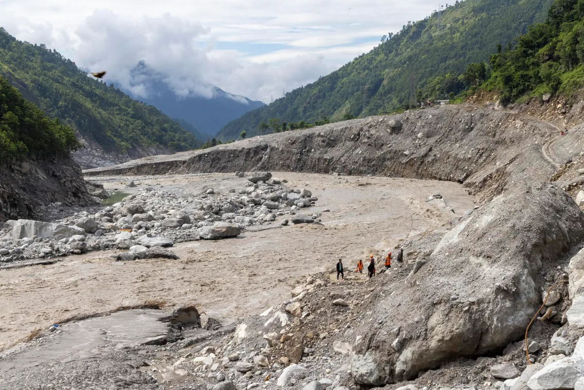Estremecedor VIDEO: nueva inundación repentina arrasó un pueblo en Nepal