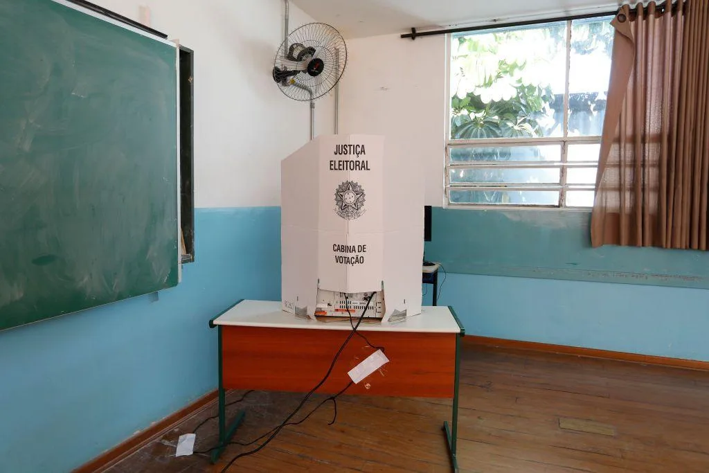 Votos nulos, brancos e abstenções devem ser recorde este ano, aposta autor de livro sobre eleições no Brasil: 'Tem algo diferente desta vez'