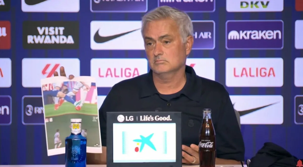 Vuelve el Mourinho de siempre después de la derrota en el derbi y señala al Comité Técnico de Árbitros: “ Es un pobre árbitro que solo ha hecho partidos pequeñitos”