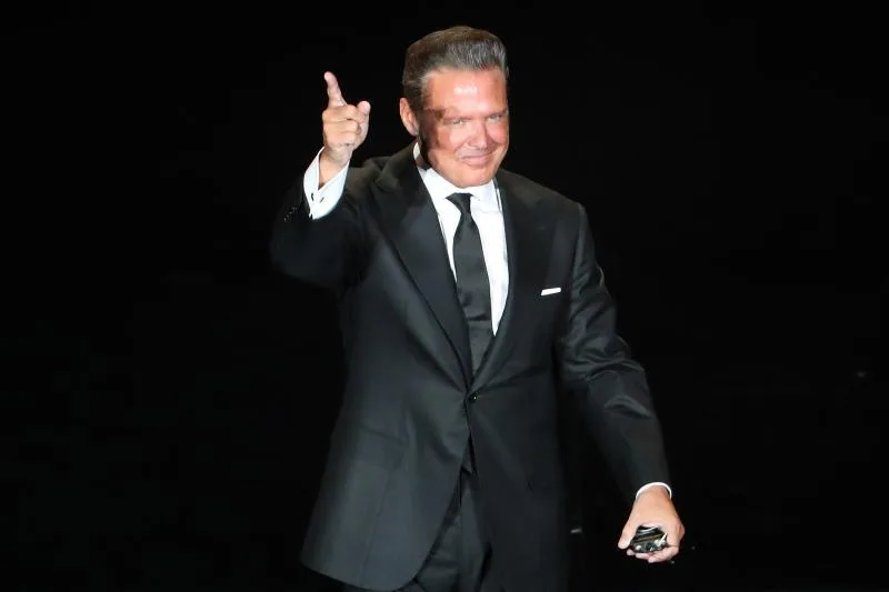 ¿Nuevas canciones? Captan a Luis Miguel en un estudio de grabación