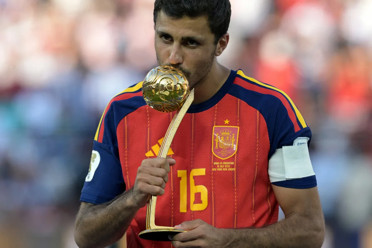 Manchester City recusa segunda proposta do Barcelona por Rodri; clube espanhol prepara terceira investida