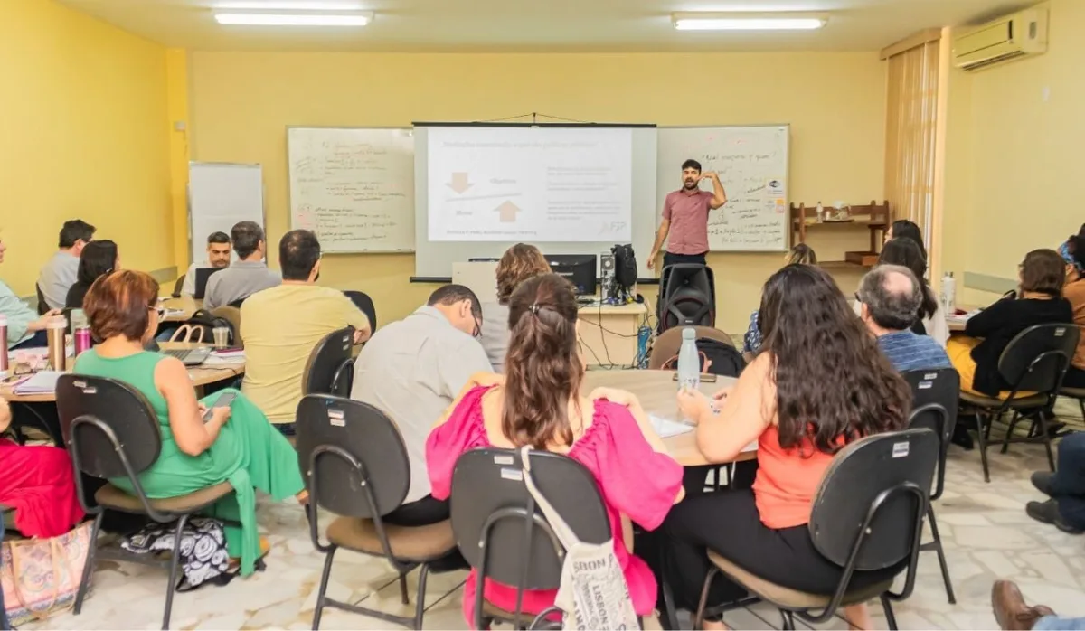 Até R$ 411 por hora: ES abre cadastro para profissionais atuarem em cursos de formação