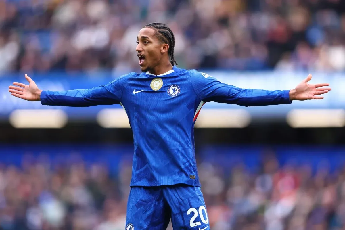João Pedro ganha novo contrato no Chelsea e vira peça central de Xabi Alonso