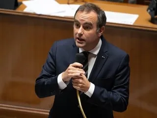 Prix des carburants : Sébastien Lecornu a demandé à ses ministres de prolonger les aides ciblées jusqu’au 31 décembre