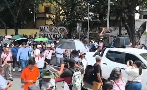 Ante visita de Sheinbaum, sección 22 de la CNTE protesta en Oaxaca; "aún hay demandas históricas sin respuesta", acusan