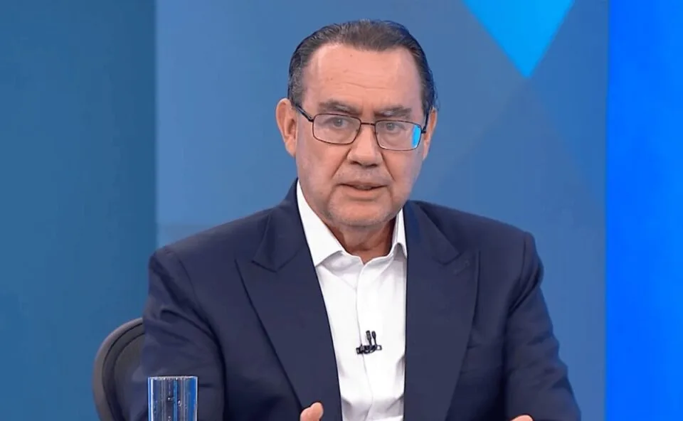 Augusto Cury critica polarização entre Lula e Flávio Bolsonaro: “Brasil não aguenta mais”