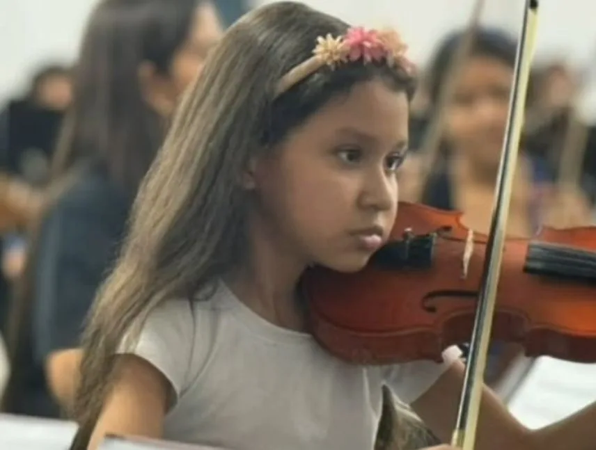 Muere la niña violinista venezolana Romina Rivera