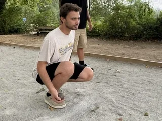« L’idée est venue au détour d’un apéro » : ce trentenaire a créé un site qui recense les terrains de pétanque en France