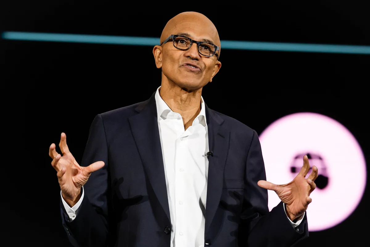 Satya Nadella, CEO de Microsoft, impone la regla de oro en IA para las empresas: “Si no se puede observar, no se puede confiar”