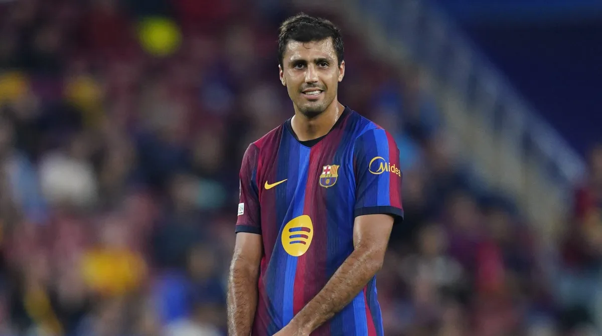 Técnico do Valencia: ‘Rodri foi infeliz e faltou com respeito aos colegas de profissão’