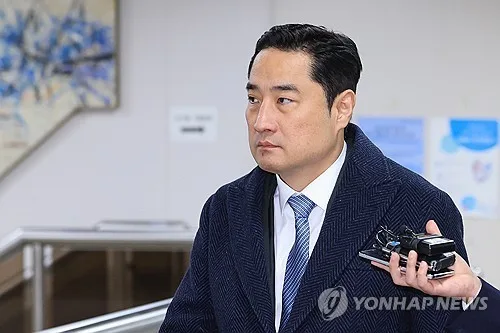 강용석 '정치자금법 위반' 다시 1심으로…2심, 공소기각 파기