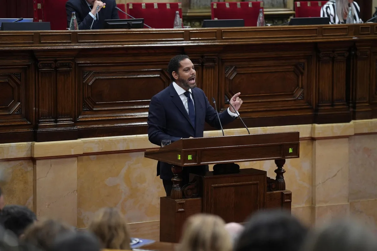 Ignacio Garriga (Vox) acusa a Illa de mentir con las pruebas PISA y pide que mande a Niubó "a casa"