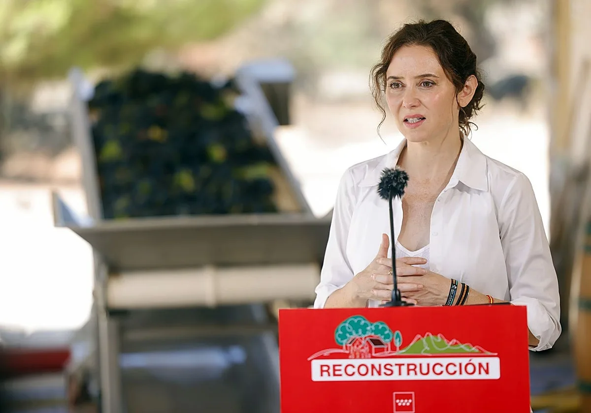 Ayuso se refugia en la gestión del incendio y la F1 frente a la polémica del ático