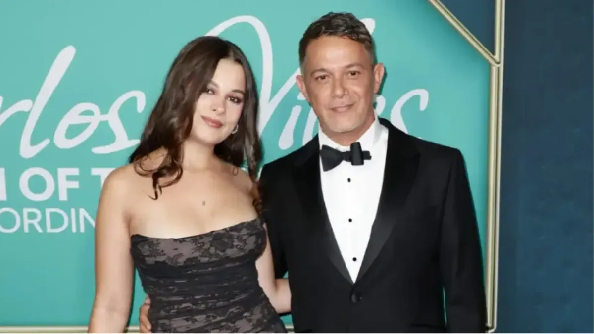 El verano más familiar de Alejandro Sanz: sus cuatro hijos y su novia, Stephanie Cayo, juntos en Baleares