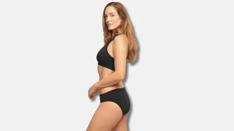 Esta braguita de bambú para mujer es tan suave que apenas se nota y está pensado para llevarlo todo el día