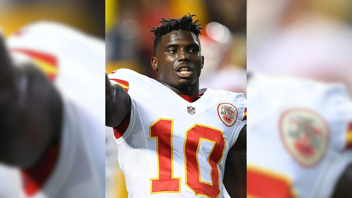 Tyreek Hill's One-Word Reaction To Dolphins' Heavy Loss Sparks NFL Buzz