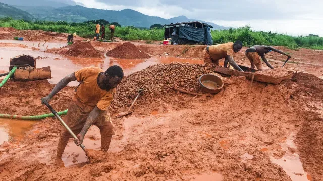 Moçambique autorizou retoma de 30 empresas mineiras suspensas em Manica